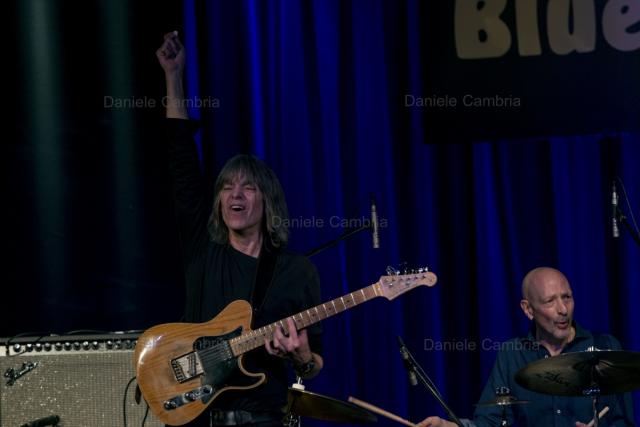 Mike Stern (22)